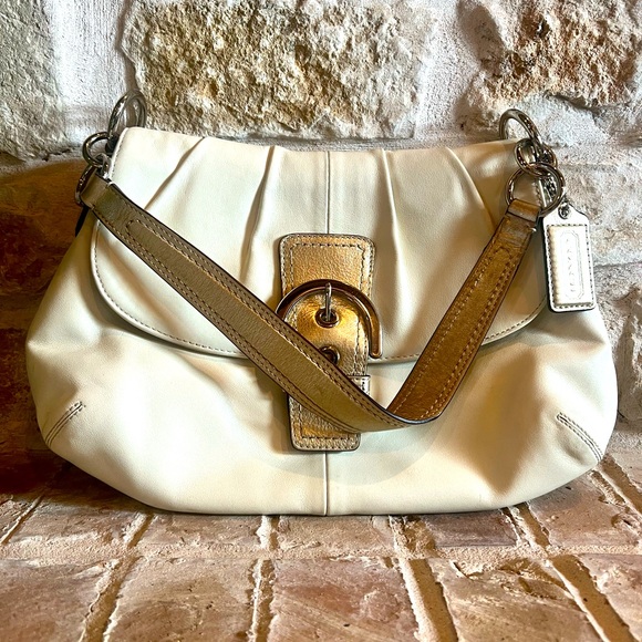 Coach Soho Ivory/Gold Pleated Buckle Flap Leather Shoulder Bag F17217 - Picture 2 of 8